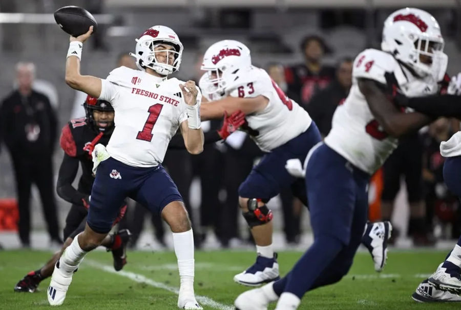 Nov 25, 2023; San Diego, California, USA; Fresno State Bulldogs quarterback Mikey Keene (1) throws a pass against the San Diego State Aztecs during the first half at Snapdragon Stadium. credits: Orlando Ramirez-USA TODAY Sports