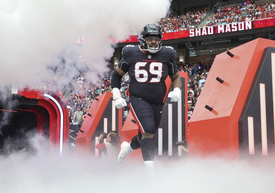 Reports: Texans releasing veteran guard Shaq Mason