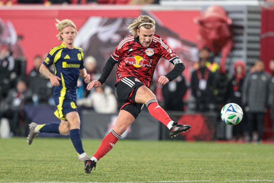 Red Bulls blank Nashville SC in home opener