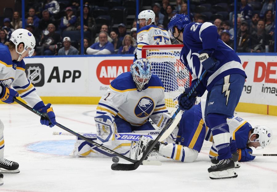Oliver Bjorkstrand nets winner in Lightning debut