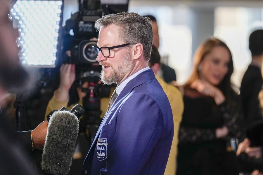 Report: Racing analyst Dale Earnhardt Jr. leaving NBC