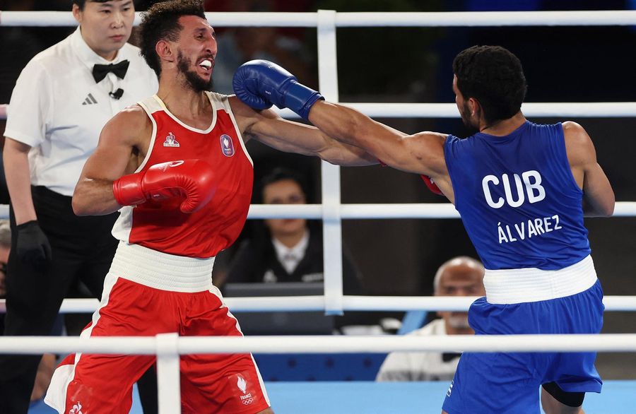 Cuba's Erislandy Alvarez win men's lightweight boxing gold