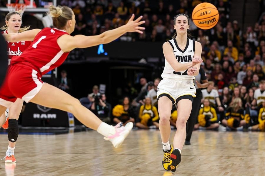 Caitlin Clark heads list of 15 Wooden Award finalists