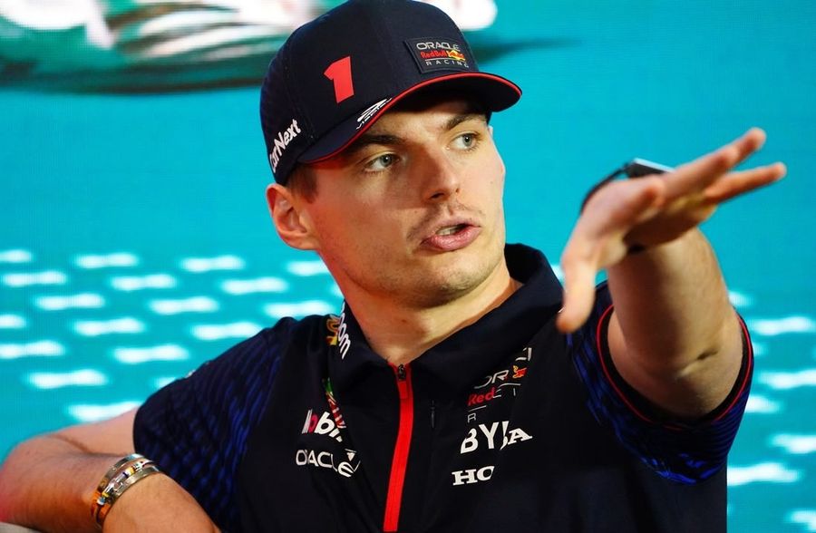 Max Verstappen 'very happy' at Red Bull amid Mercedes rumors