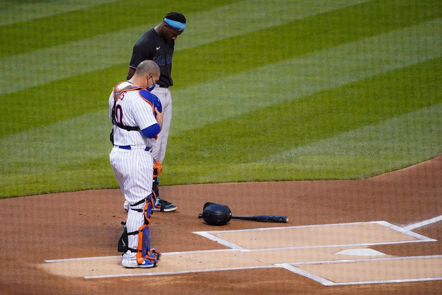 Mets’ Poignant Moment on Field was Pure Mets Off it