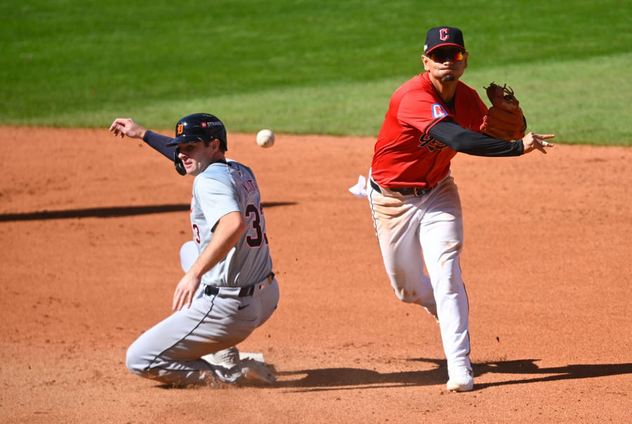 MLB Playoff Scheduling Makes No Sense: Why Compete With College Football?