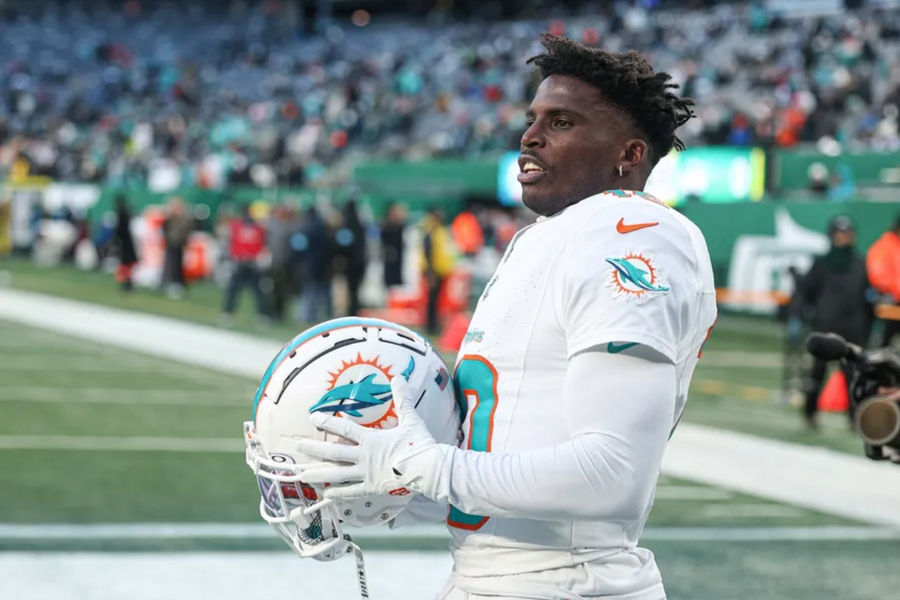 Tyreek Hill, Noah Lyles Race Is Officially Happening and We Can’t Wait