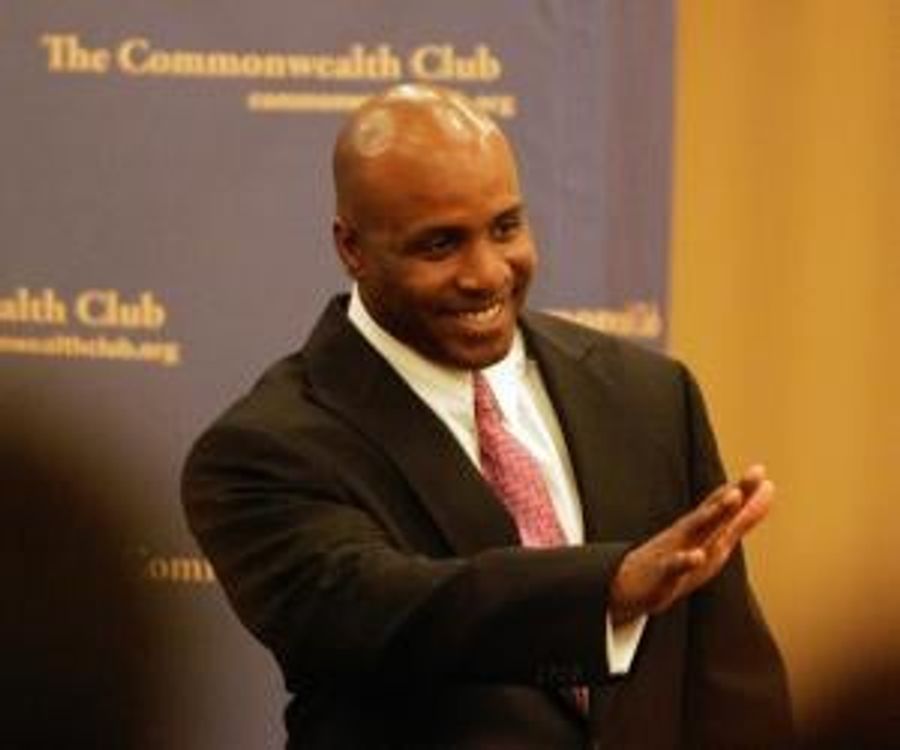 Barry Bonds Will Now Accept Your Admiration On A Neatly Typed Index Card
