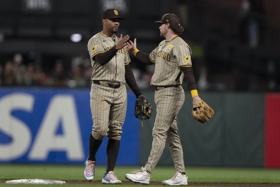 Los Padres mueven a Xander Bogaerts de regreso a SS y a Jake Cronenworth a 2B