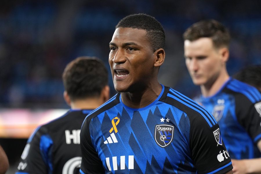 Quakes anuncia separación mutua con M Carlos Gruezo