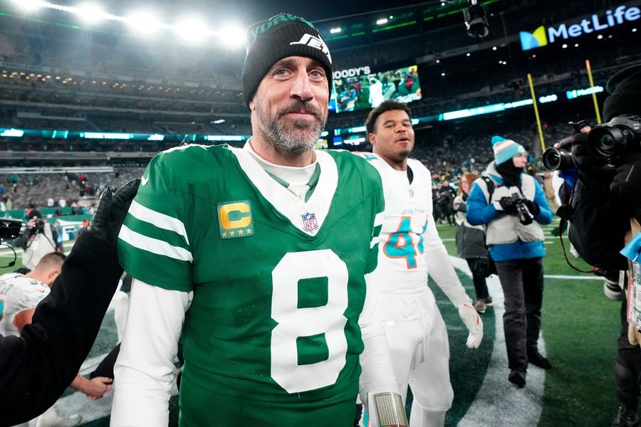 Raiders' Maxx Crosby: Aaron Rodgers is going to have big year