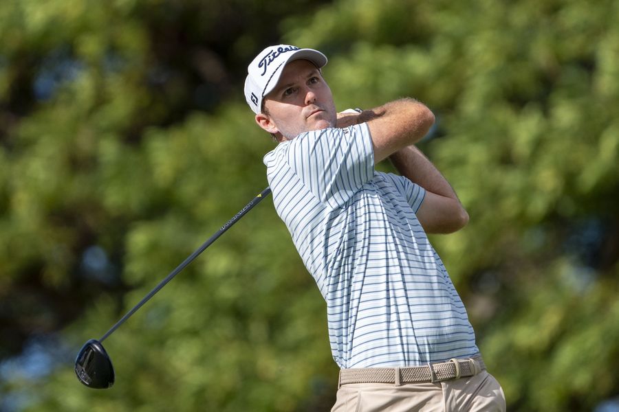 Russell Henley lidera y Rory McIlroy pega un as en el Pebble Beach Pro-Am