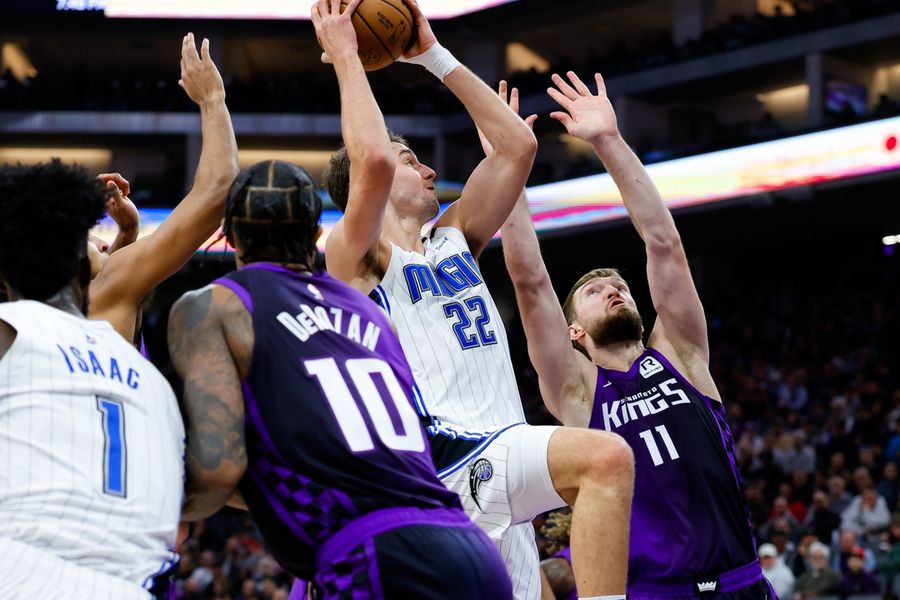 Franz Wagner y Paolo Banchero lideran al Magic ante los Kings