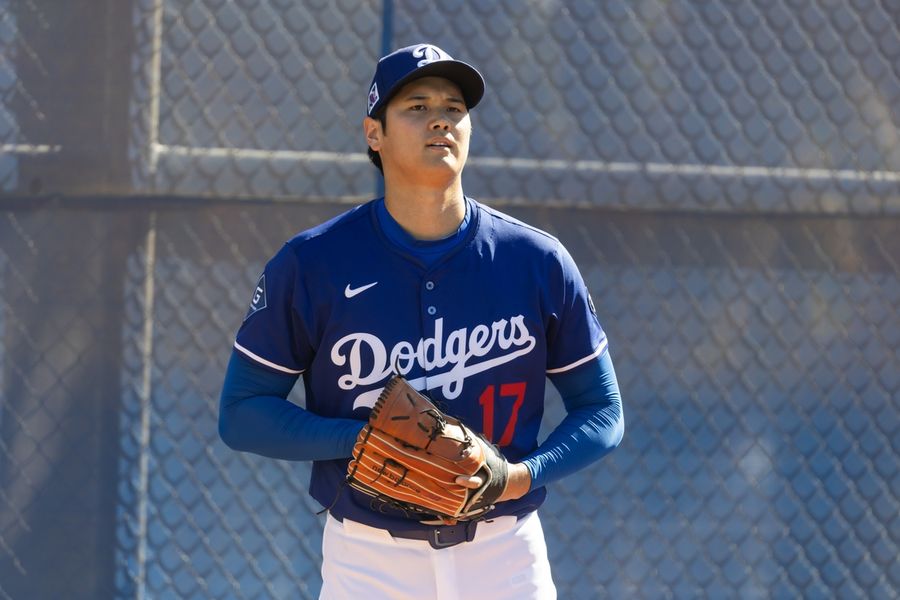 Dodgers star Shohei Ohtani to DH in spring debut Friday 