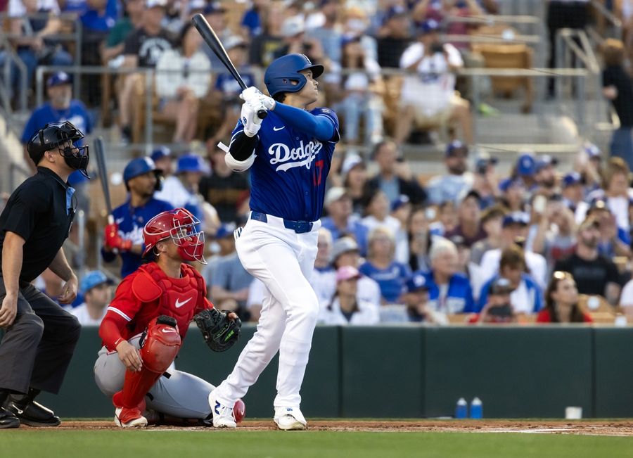 Dodgers' Shohei Ohtani homers in spring debut