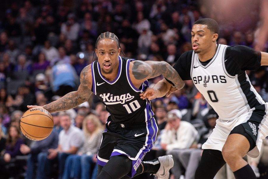 Kings rout Spurs in De'Aaron Fox's return to Sacramento
