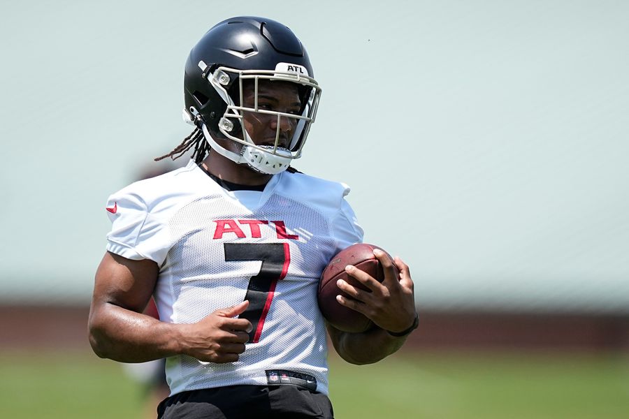 Arthur Smith’s Falcons are riding the Bijan Robinson train in an age of aviator offenses