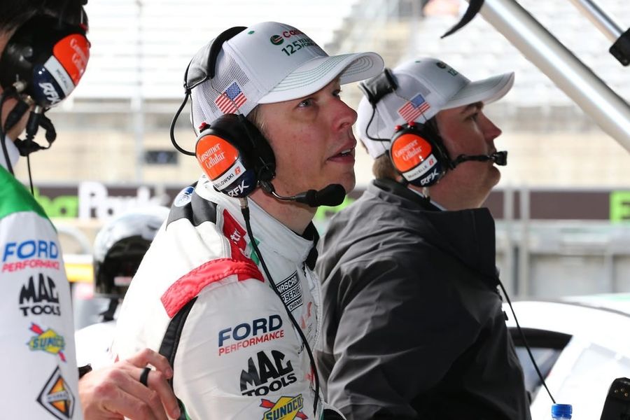 Brad Keselowski inches closer to Victory Lane