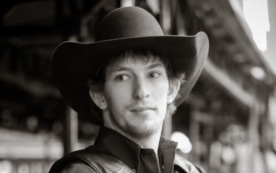 Pro Bull Rider Mason Lowe Dies In Competition