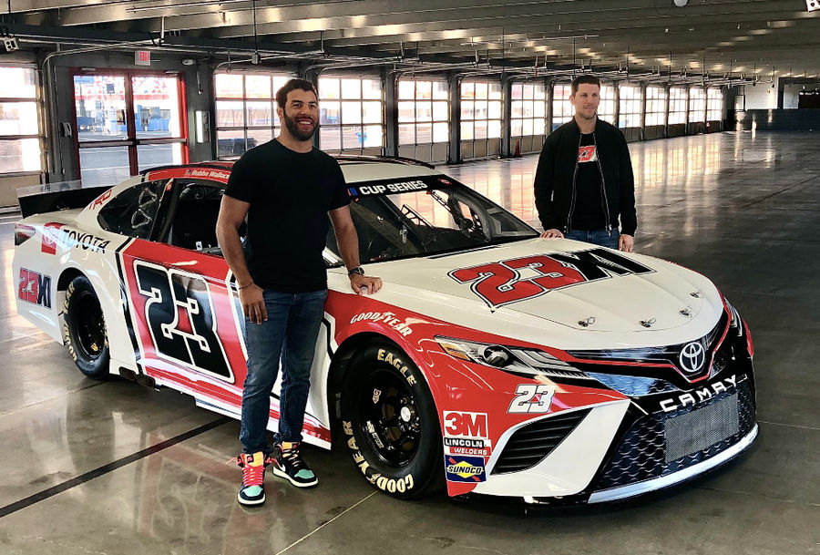 Michael Jordan, Bubba Wallace unveil Chicago Bulls-themed design on new car
